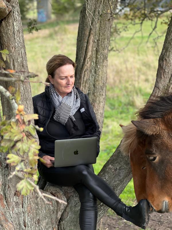 britt-arbejder-i-naturen Britt Søby - på arbejde i naturen